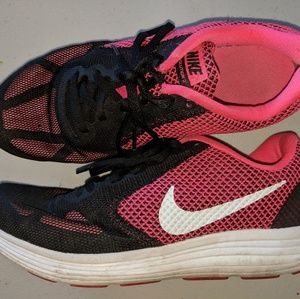 Nike Revolution Sneakers